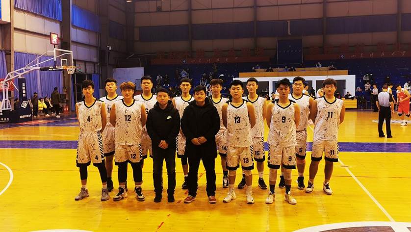 山东管理学院篮球队在2020年省大学生篮球联赛中获二等奖